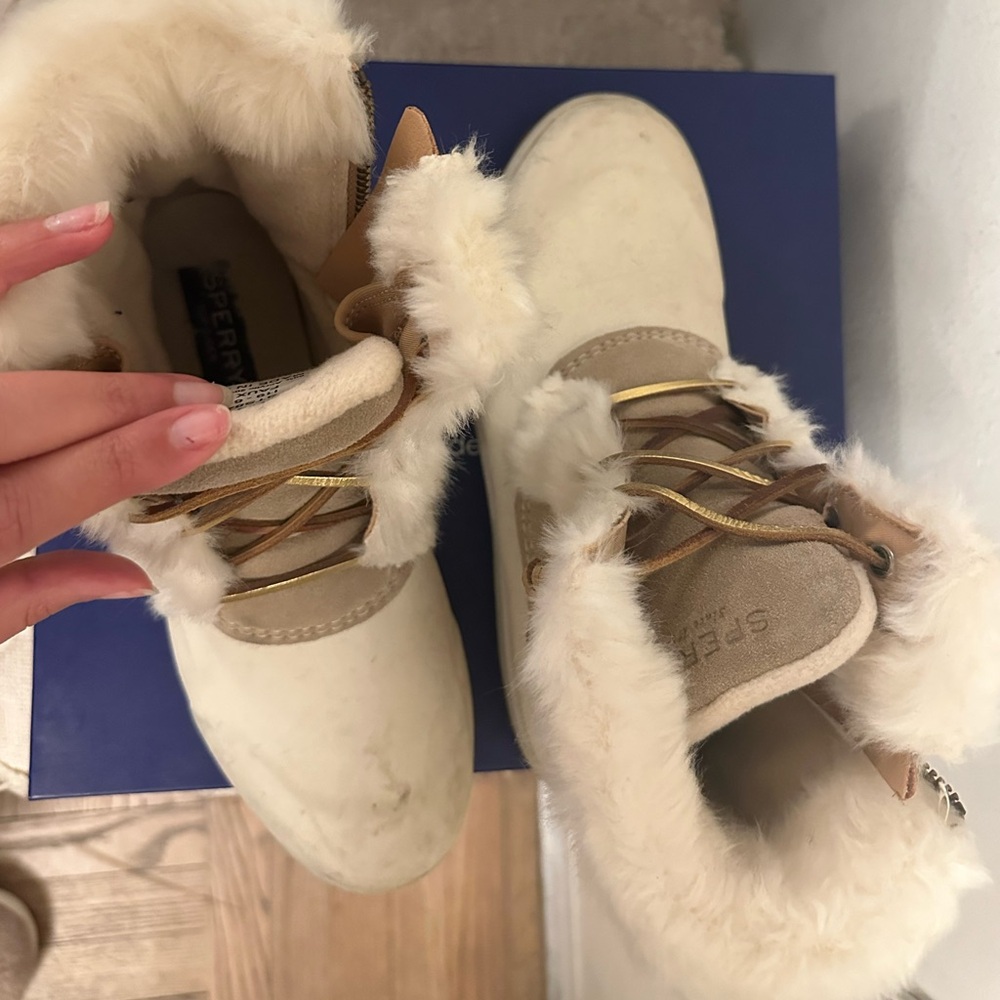 White Winter boots Sperry